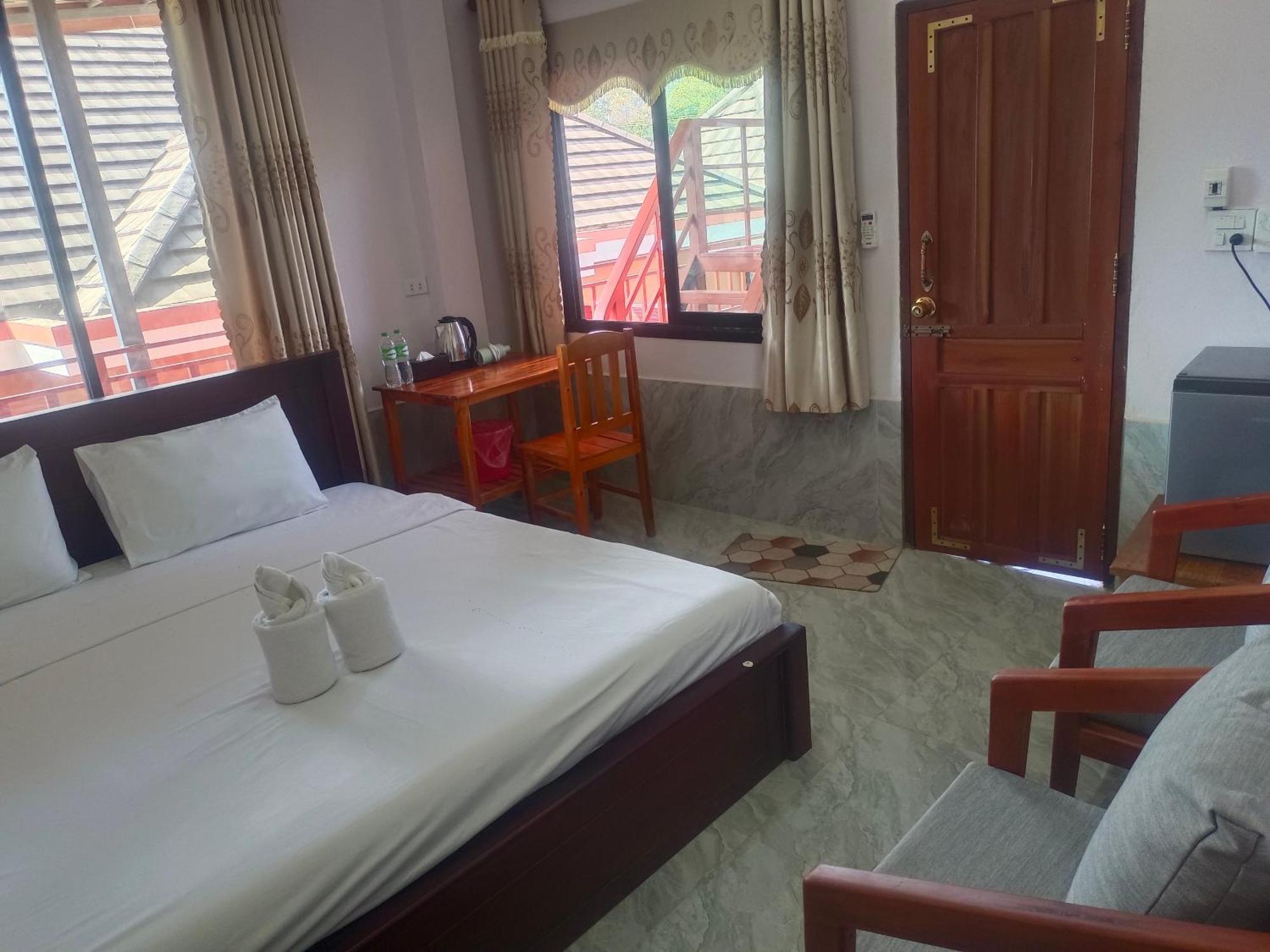 Dd Guesthouse วังเวียง ภายนอก รูปภาพ